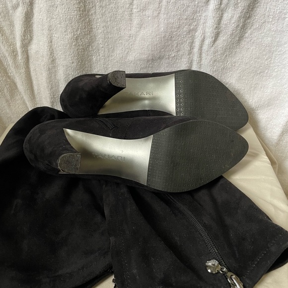 Tahari Grace suede heeled boots - Picture 5 of 8